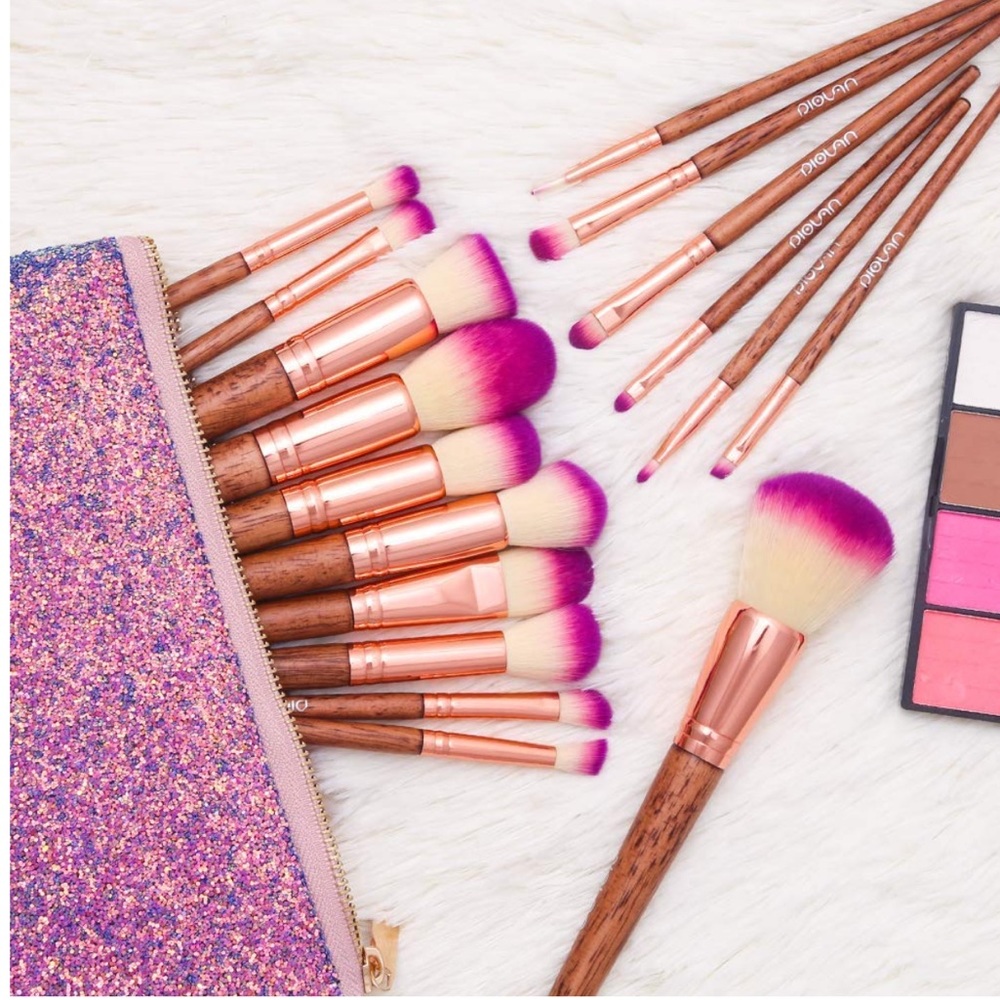 17 piece makeup brush set & travel bag